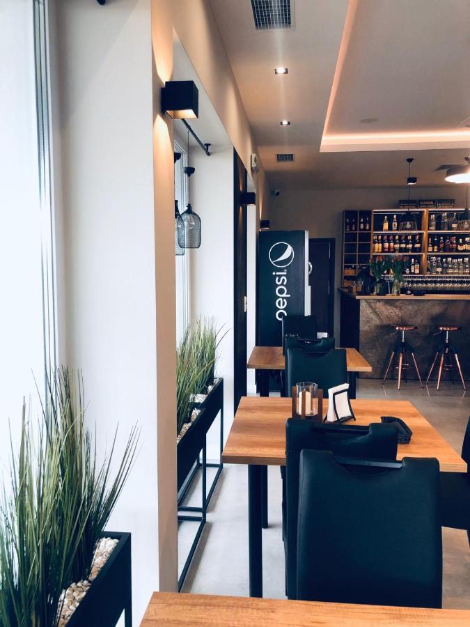 Przystanek Roszkow -Noclegi I Restauracja Εξωτερικό φωτογραφία
