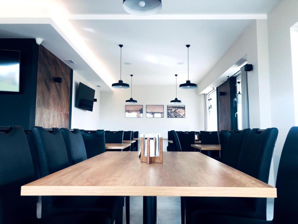 Przystanek Roszkow -Noclegi I Restauracja Εξωτερικό φωτογραφία